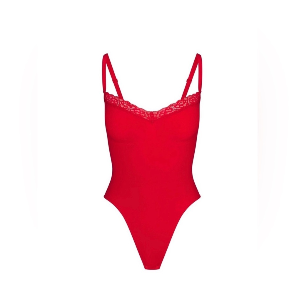 💋Skims Seameless Sculpt Lace Thong Bodysuit ❤️